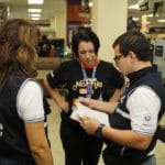 1 Defensoría realiza operativo en centros comerciales