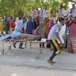 1 Estalla camión bomba en Somalia, y deja 76 muertos