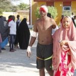 4 Estalla camión bomba en Somalia, y deja 76 muertos