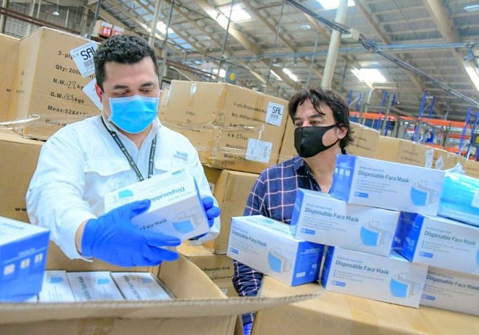 Lote de mascarillas es transportado a las bodegas del Ministerio de Salud. Foto: Cortesía. Lote de mascarillas es transportado a las bodegas del Ministerio de Salud. Foto: Cortesía.