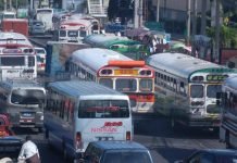 Otorgan 18 meses adicionales para renovación del transporte colectivo