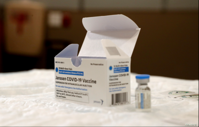 Archivo - Imagen de un frasco de la vacuna Johnson & Johnson contra la COVID-19.