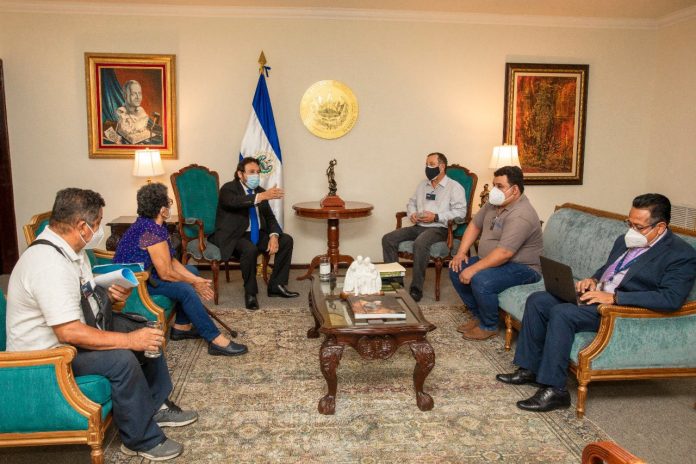 El Vicepresidente Félix Ulloa se reunió con representantes del Grupo Gestor para la Ley de Reparación de Víctimas. Foto: Vicepresidencia de El Salvador El Vicepresidente Félix Ulloa se reunió con representantes del Grupo Gestor para la Ley de Reparación de Víctimas. Foto: Vicepresidencia de El Salvador