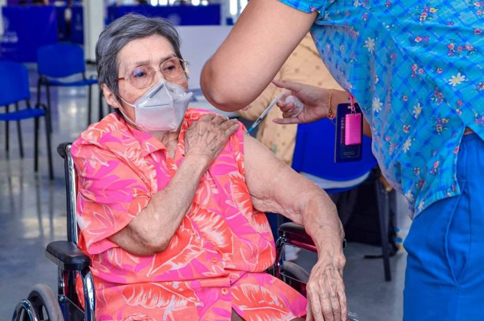 Salud reporta 622,912 vacunados contra el coronavirus, equivalente al 14% de la meta propuesta de inmunización. Foto: Secretaría de Prensa de la Presidencia.