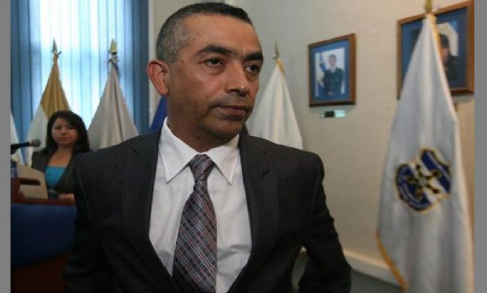 Carlos Rodolfo Linares Ascencio, Juez de carrera será el segundo al mando de la Fiscalía General de la República. Foto: Cortesía. Carlos Rodolfo Linares Ascencio, Juez de carrera será el segundo al mando de la Fiscalía General de la República. Foto: Cortesía.