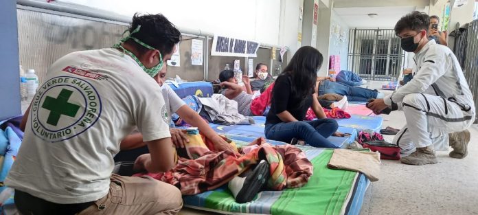 Los siete empleados de la Asamblea Legislativa que emprendieron una huelga de hambre desde el 17 de mayo, han presentado problemas de salud. Foto: SITRAL.