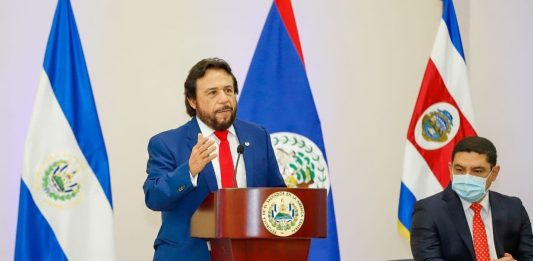 El Vicepresidente Félix Ulloa encabezó el lanzamiento del Plan de Formación de Funcionarios en materia de integración centroamericana. Foto: Presidencia.