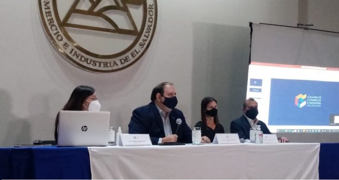 La CAMARASAL enfatiza que debe haber una exhaustiva campaña de información sobre la aplicación del Bitcoin. Foto: YSKL