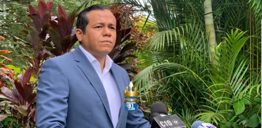 Alejandro Zelaya, Ministro de Hacienda. Foto: YSKL