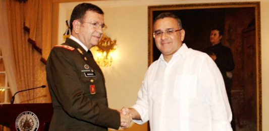 Exministro Munguía Payés y Expresidente Funes. Foto: Archivo