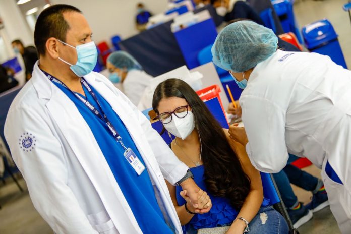 Desde el 10 de julio, ya pueden vacunarse contra el coronavirus, los mayores de 18 años. Foto: cortesía