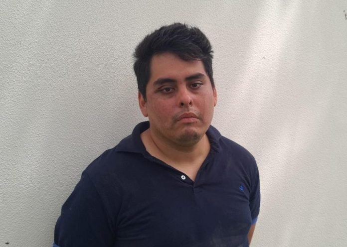 Guillermo Javier Cisneros, es el sujeto que atacó a un agente PPI en la Embajada de Estados Unidos. Foto: Cortesía. Guillermo Javier Cisneros, es el sujeto que atacó a un agente PPI en la Embajada de Estados Unidos. Foto: Cortesía.