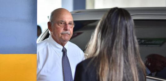Expresidente Alfredo Cristiani en Asamblea Legislativa. Foto: Cortesía.