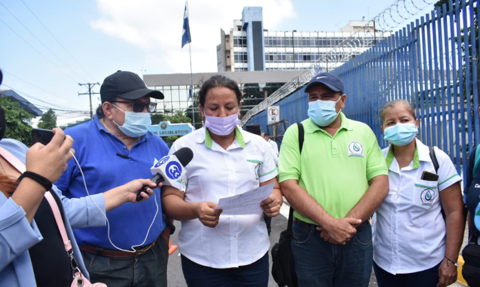Las juntas de agua piden reconocerlos en la Ley de Recursos Hídricos y revertir los pagos por la explotación de agua. Foto: Diario Co Latino.