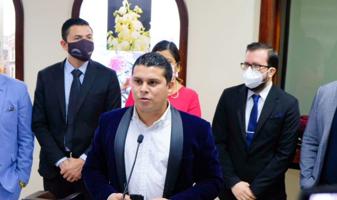 El Diputado Francisco Villatoro propuso reforma la Ley de Delitos Informáticos y Conexos. Foto: Cortesía. El Diputado Francisco Villatoro propuso reforma la Ley de Delitos Informáticos y Conexos. Foto: Cortesía.