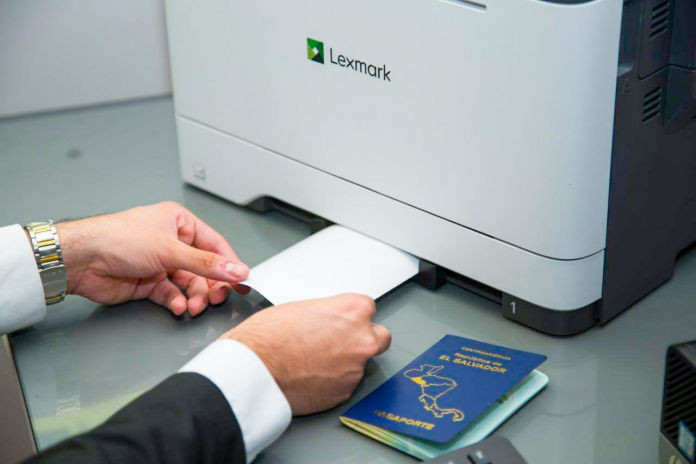 Pasaporte de El Salvador. Imagen de referencia. Pasaporte de El Salvador. Imagen de referencia.