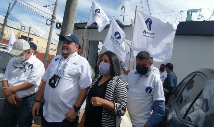 El Partido Independiente se identifica como ajeno a ideologías y se muestran como una opción sin liderazgos reciclados. Foto: YSKL