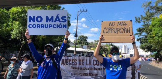Marcha del 15 de septiembre 2021. El Salvador. Foto: Cortesía.