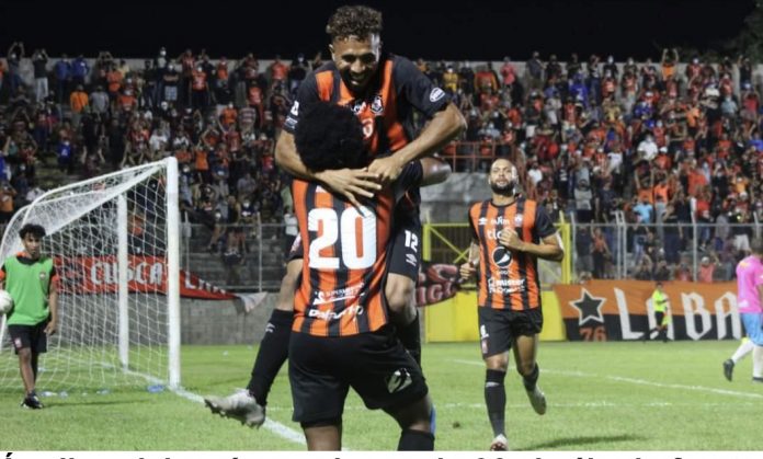 C40995E1-7041-4CEB-A8ED-13CF60999CB9