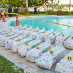 Policía y Fuerza Armada incautan cargamento de drogas en aguas territoriales de Usulután.