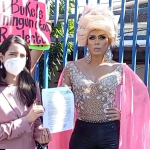 «Lady Drag» propone prohibir la reelección presidencial en la Constitución.