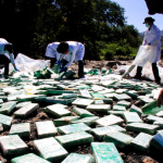 Fiscalía y Policía proceden a destruir un cargamento de 20 toneladas de cocaína incautadas en altamar.