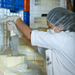 Defensoría del Consumidor despliega inspectores que verifican precios de productos lácteos. Foto: Cortesía.