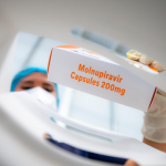 Desde enero, el Gobierno de El Salvador ha proporcionado Molnupiravir en el esquema de medicamentos para tratar la COVID-19. Foto: Cortesía.