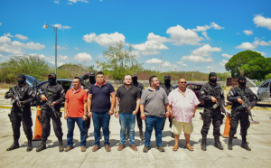 Hay cinco capturados: - Moisés Fernando Rosa Hernández. - Kevin Alexis Carranza Gómez. - Óscar Alfonso García Velásquez. - Ángel Alexander Bonilla Carranza. - Marvin Orlando Cabnal Gabriel de nacionalidad guatemalteca.