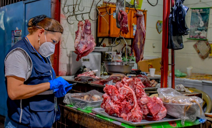 Defensoría del Consumidor realiza inspecciones de precios de los productos alimenticios que gozan de exenciones de aranceles. Foto: Cortesía.