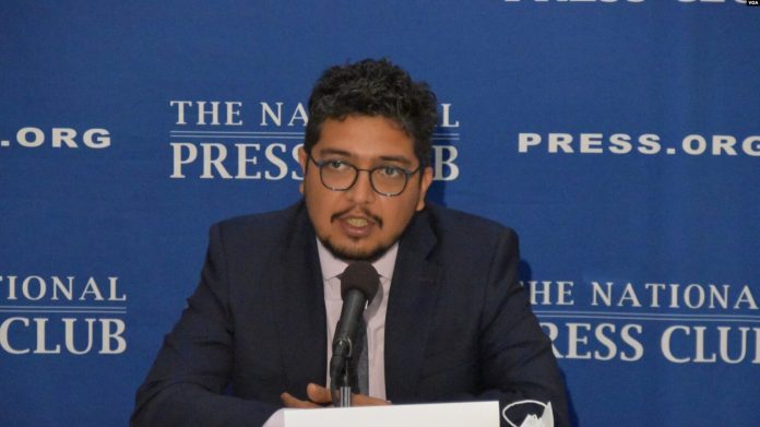 El Relator Especial para Libertad de Expresión OEA/CIDH, Pedro Vaca Villarreal, en un evento en el Club de la Prensa Nacional en Washington DC, agosto de 2021, donde abordó persecución a periodistas en Venezuela, Cuba y Nicaragua (Foto VOA / Tomás Guevara) El Relator Especial para Libertad de Expresión OEA/CIDH, Pedro Vaca Villarreal, en un evento en el Club de la Prensa Nacional en Washington DC, agosto de 2021, donde abordó persecución a periodistas en Venezuela, Cuba y Nicaragua (Foto VOA / Tomás Guevara)