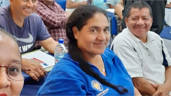 Dolores Victoria Almendares Alvarado, secretaria general del Sindicato de Trabajadores de la Alcaldía de Cuscatancingo, quien fue detenida el sábado en un procedimiento, que señalan, fue arbitrario.