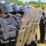 En el marco del Régimen de Excepción, la Dirección General de Centros Penales, entrena a unidades antimotines, debido al aumento de reos que son capturados. Foto: Centros Penales.