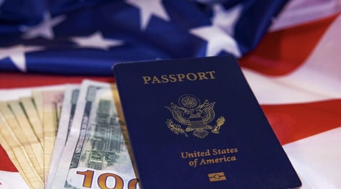Visa y pasaporte de Estados Unidos. Foto: Cortesía.