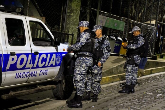 Unidades especializadas de la Policía Nacional Civil (PNC) se mantienen patrullando contornos del municipio de Comasagua, Departamento de La Libertad. Foto: Cortesía.