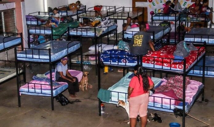 Más de 100 albergues han sido preparados para recibir a 5,000 familias evacuadas por la Tormenta Tropical Julia. Foto: Cortesía.