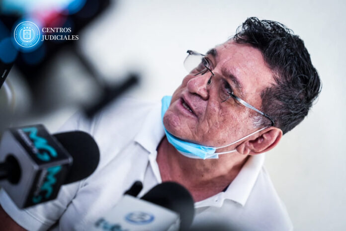 Catalino Miranda, empresario de buses, fue capturado en las oficinas donde funciona la Ruta 42 B, en el Centro de San Salvador. Foto: Cortesía.