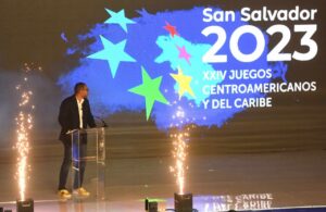 Bukele presentó la imagen oficial de la vigesimocuarta edición de la justa, que albergará la capital salvadoreña, del 23 de junio al 8 de julio. Foto: Cortesía.