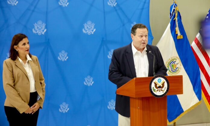 William Duncan iniciará su servicio diplomático en El Salvador a partir de este día. Foto: Cortesía.-