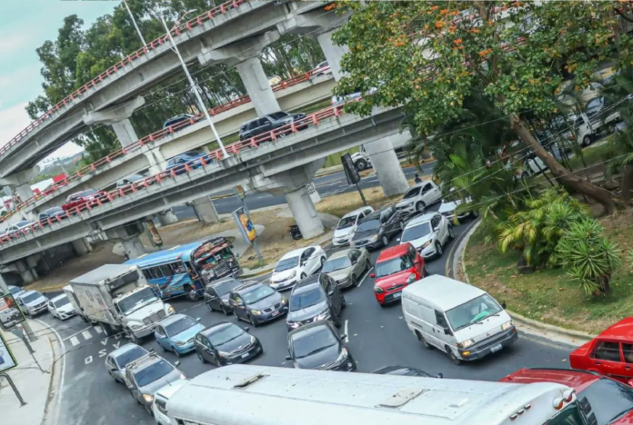 Tráfico vehicular. Imagen de referencia. Tráfico vehicular. Imagen de referencia.