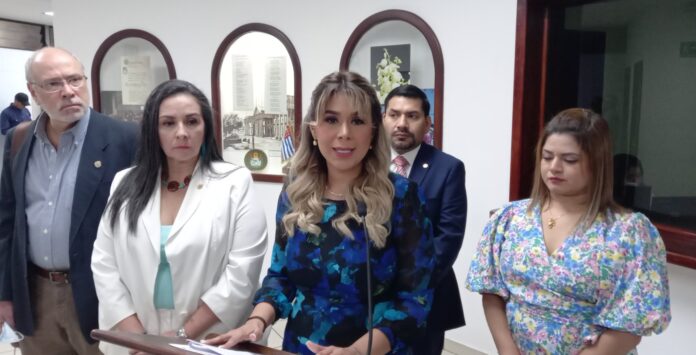 Marcela Villatoro (centro). Foto: Cortesía.