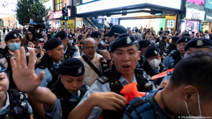 Imagen de Cortesía. "He ido a la vigilia durante más de 30 años. Ahora ya no existe más. (Ahora) sé lo que significan la libertad, el Estado de derecho y la democracia", dice Yep, un ciudadano hongkonés.