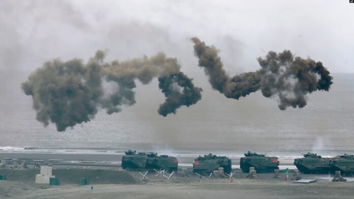 ARCHIVO- Los militares taiwaneses celebran ejercicios militares anuales, que simulan una invasión de China, en la costa norte de la isla el 27 de julio de 2023. Imagen de Cortesía.