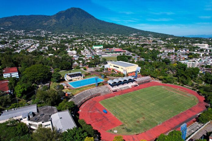 Estadio Héroes y Mártires de la Universidad de El Salvador. Imagen de Cortesía.