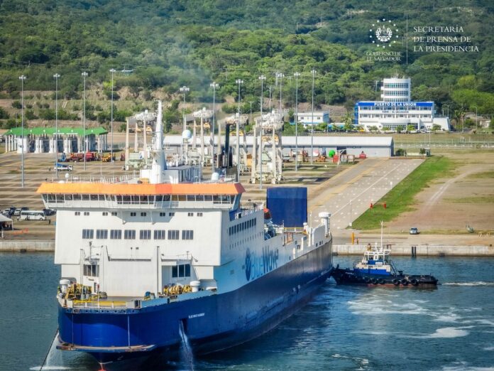 Ferri El Salvador - Costa Rica. Foto: Cortesía. Ferri El Salvador - Costa Rica. Foto: Cortesía.