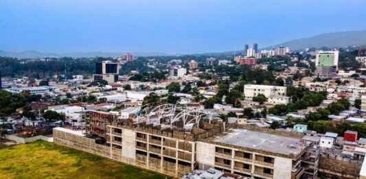 En abril de 2023, anunciaron que el mercado Escalón, en San Salvador, ya contaba con un 70% de avances en su construcción. Imagen de cortesía.