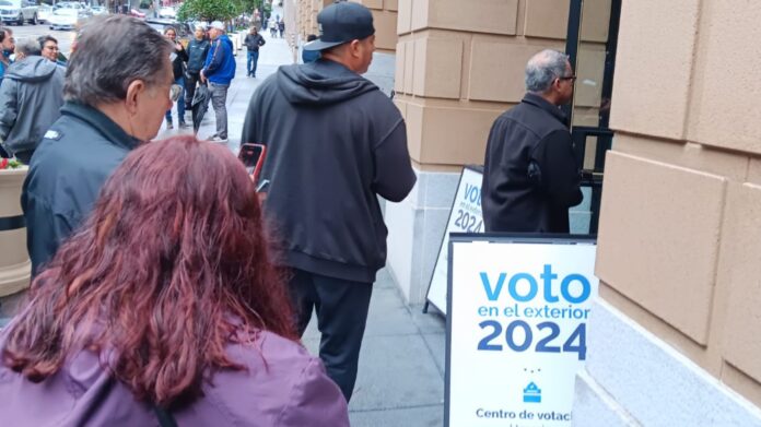 Centro de votación en Boston, Massachusetts, en Estados Unidos. Foto: YSKL. Centro de votación en Boston, Massachusetts, en Estados Unidos. Foto: YSKL.