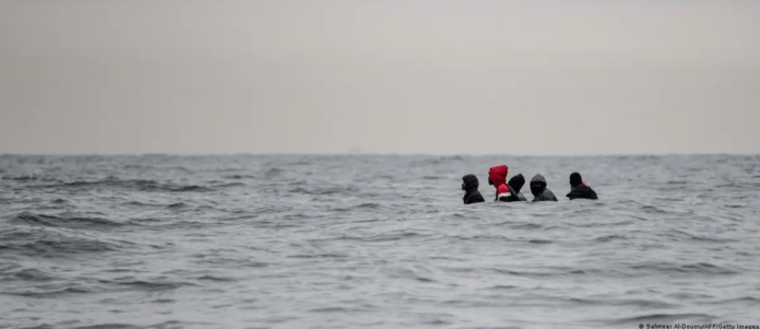 Al menos 698 personas, entre ellas mujeres y niños, murieron en la denominada ruta oriental en 2023. Imagen referencial.