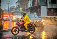 Lluvias en distintas zonas del país y vientos moderados a fuertes para este lunes