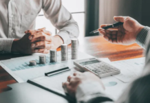 Proponen eliminar requisito del 51 % de acciones locales en bancos salvadoreños Imagen de referencia. Foto: Cortesía.